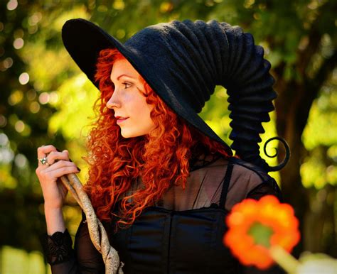 Lustrous witch hat